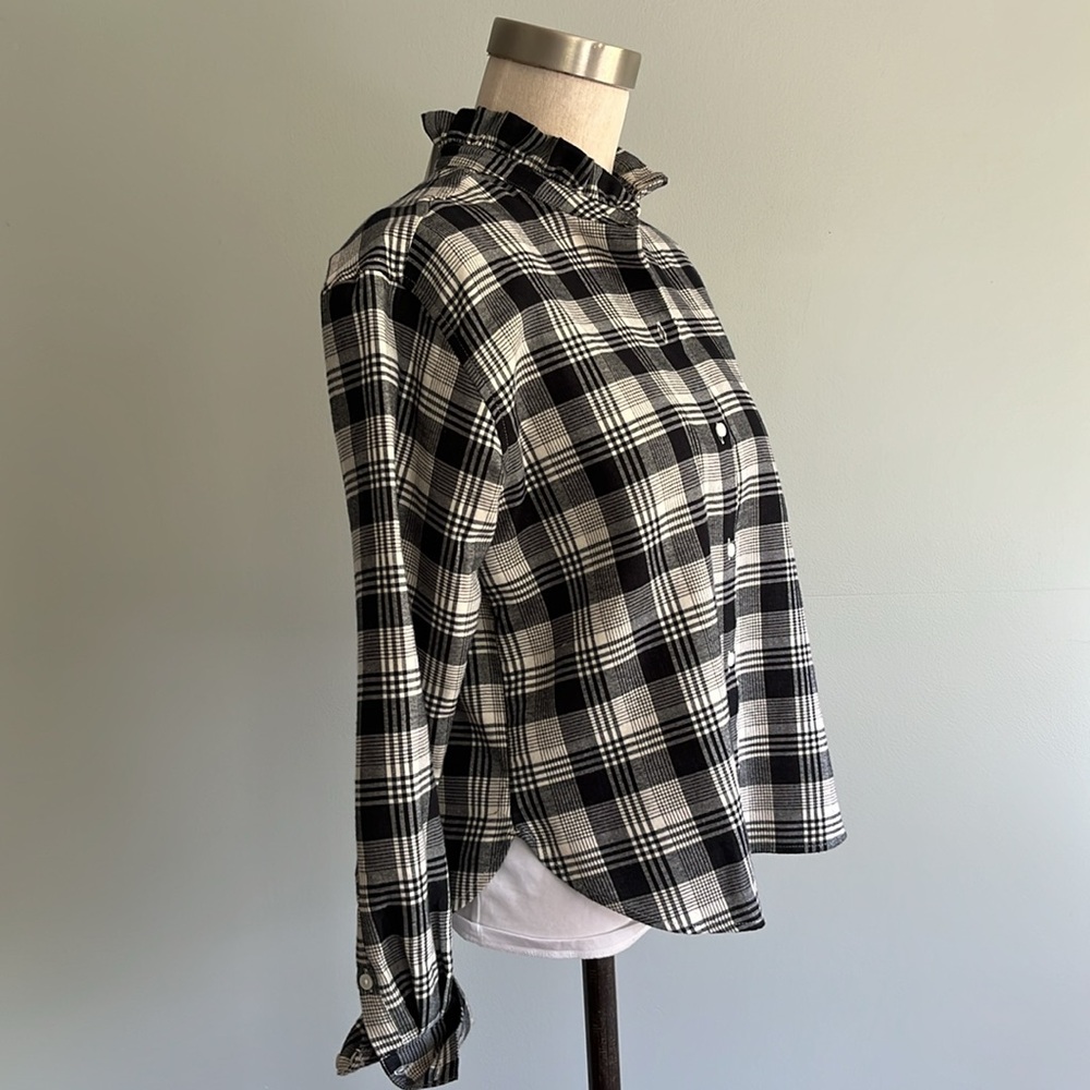 Banana Republic Black and Ecru Plaid Flannel Button-Up Shirt